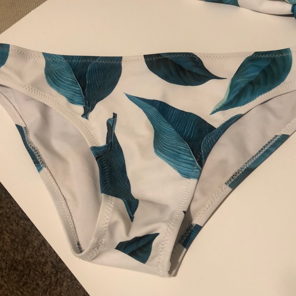 Two Piece/Bikini Swimsuit - Picture 3 of 4